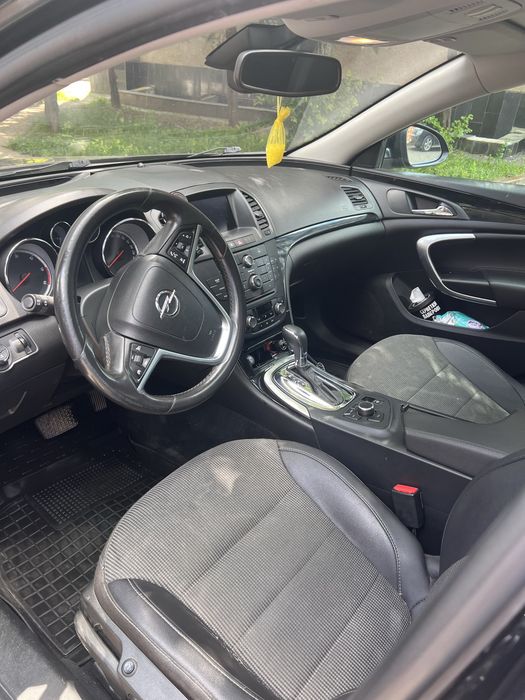 Opel Insignia 2011 року
