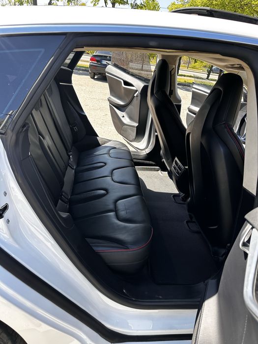 Продам Tesla model S,13500$