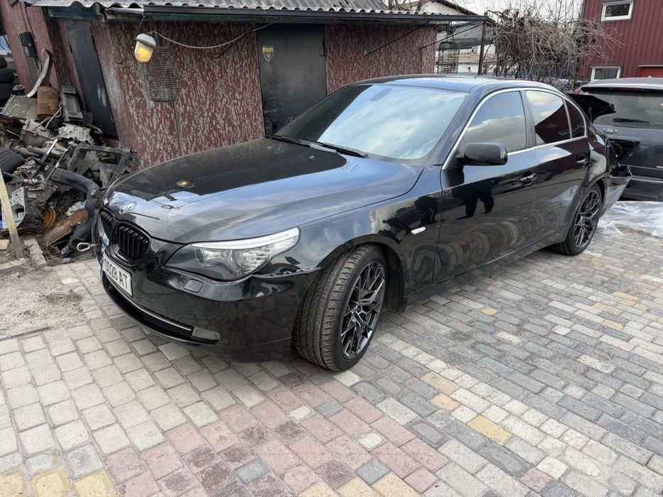 BMW E60 2.0 бенз 2008г