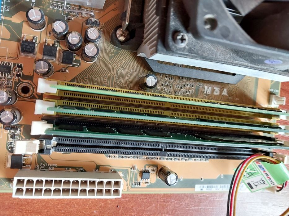 Продам  материнку с процессором AMD. Atlon 64*2 Dual Core Processor 56