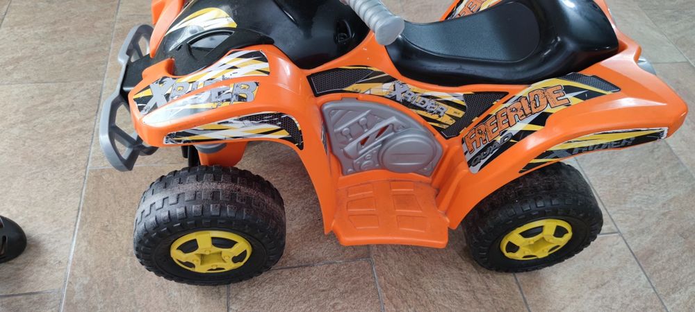 Moto 4 elétrica Feber