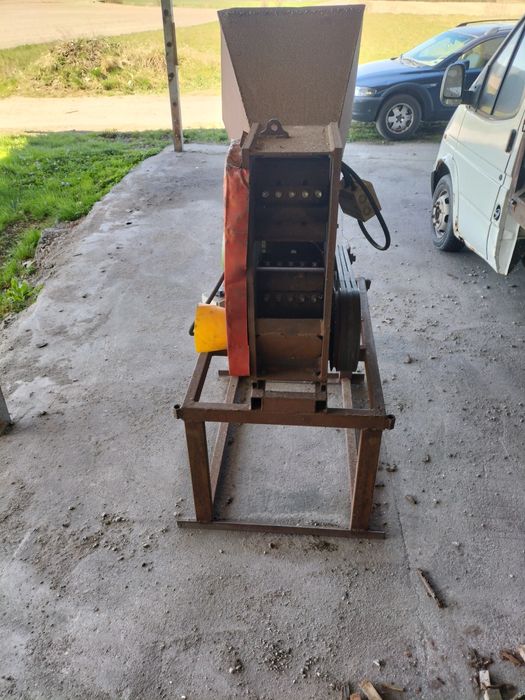 Rębak walcowy do gałęzi zrzyny elektryczny