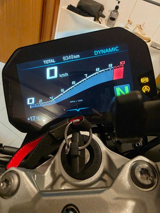 BMW F900R   2023