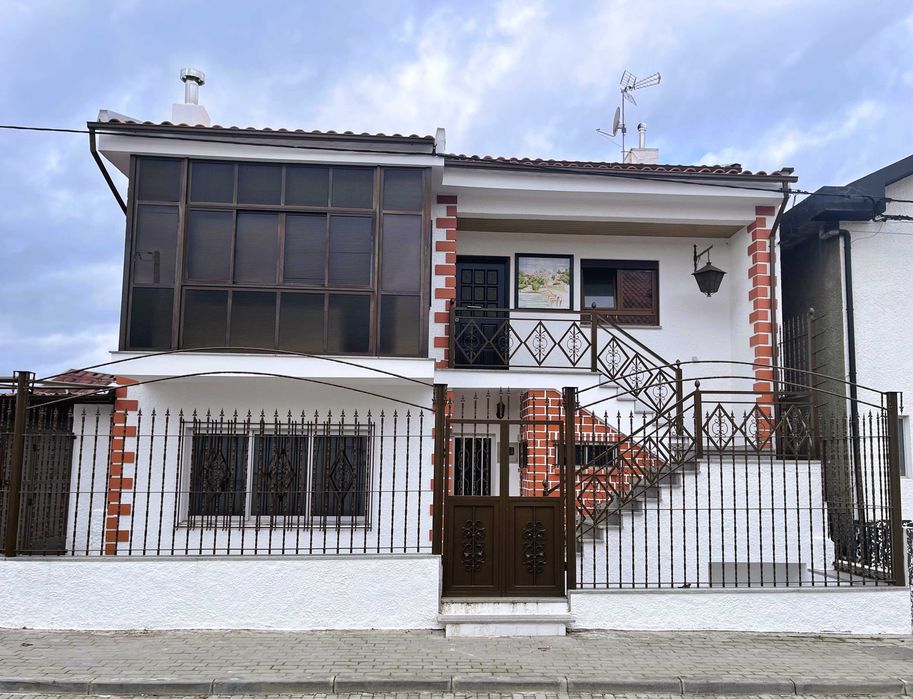 Prédio Multifamiliar em Mirandela | Elevado Potencial de Investimento