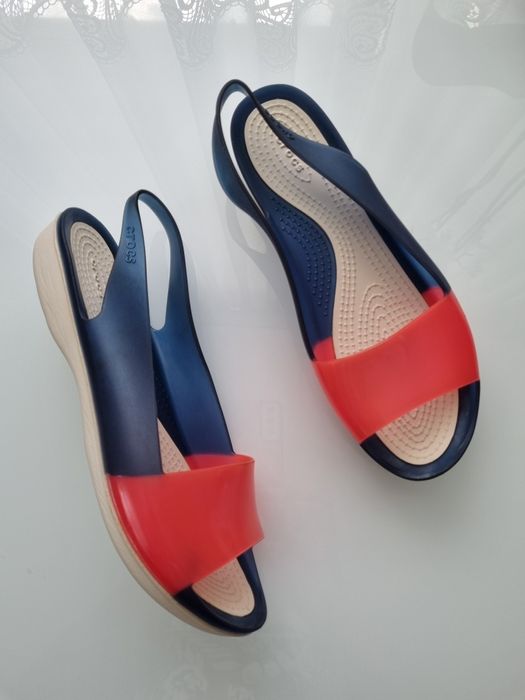 Sandały damskie Crocs Colorblock Flat W8, zadbane!
