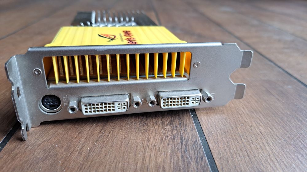 Karta graficzna Asus en 8600GT silent 512 MB ,DDR3