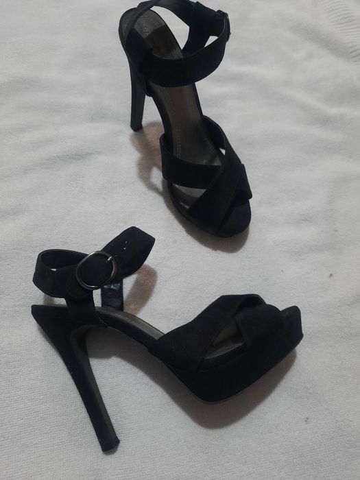 Sandalias salto alto pretas