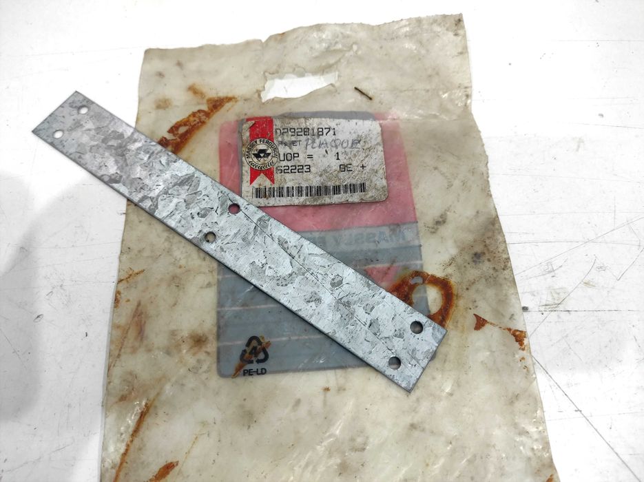 Płytka talerz Massey Ferguson D282818.71 MF Cerea