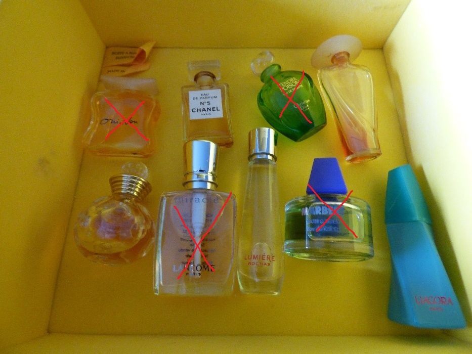 Perfumes - miniaturas - coleção