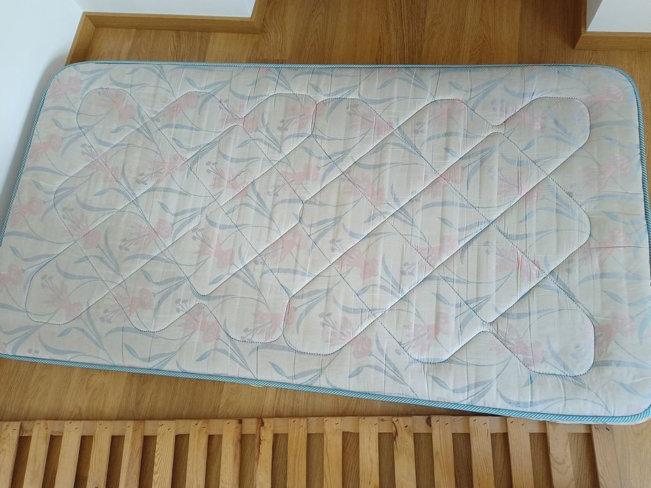 Mobília de solteiro com cama 185x100