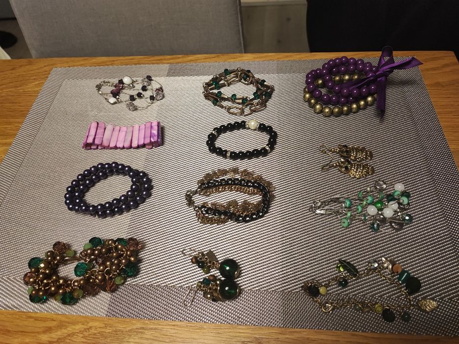 Bransoletki i kolczyki