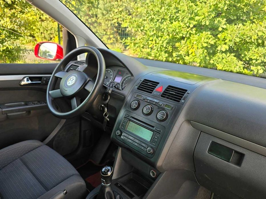 Продам Volkswagen Touran 2003. Можна в розстрочку, під викуп.