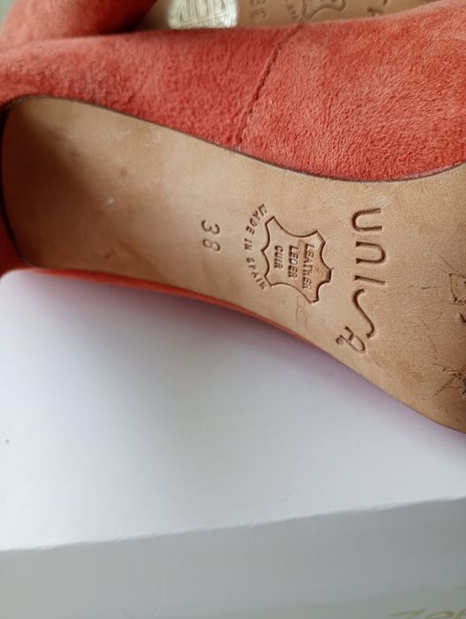 Czółenka Unisa skóra wyprzedaż