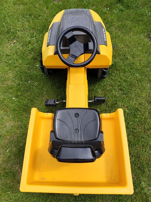 Rolly Toys Traktor Volvo Żółty. Samochód na pedały