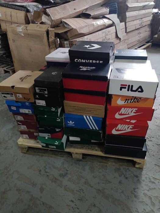 paleta sport obuwie mix 80% sport puma adidas Tommy