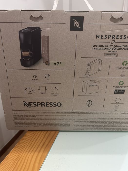 Maquina de café Nespresso nova com garantia