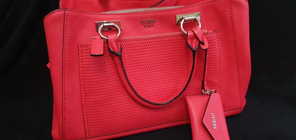 Mala  Guess vermelha