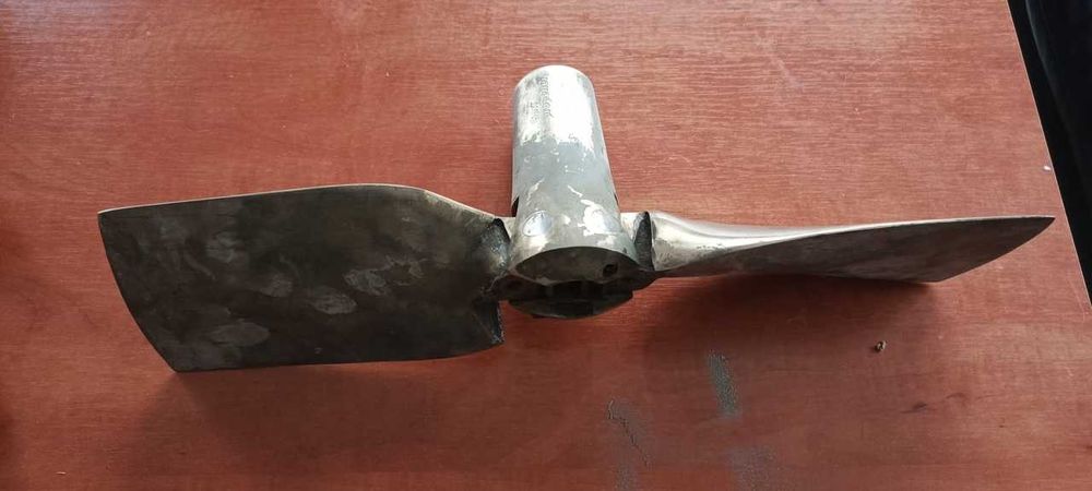 Śruba napędowa składana mosiężna 18X15RH wał 30mm