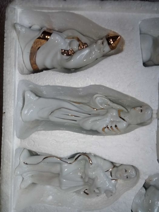 Figurki porcelanowe szopka boże narodzenie Porcelana złocona