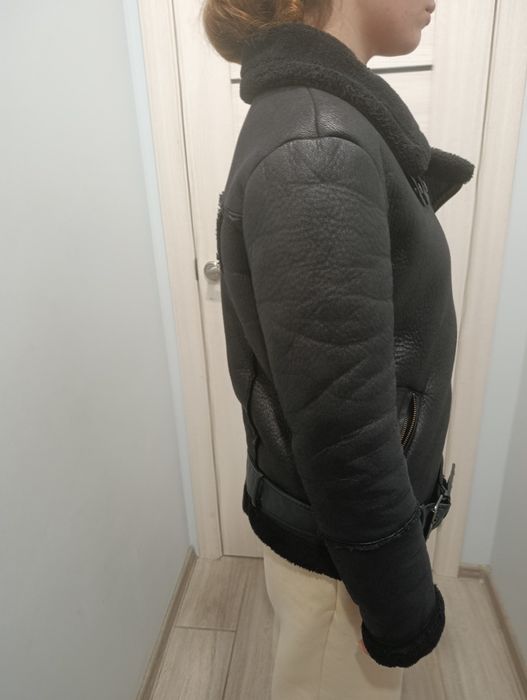 Гарна фірмова дублянка із штучної шкіри виглядає як натуральна