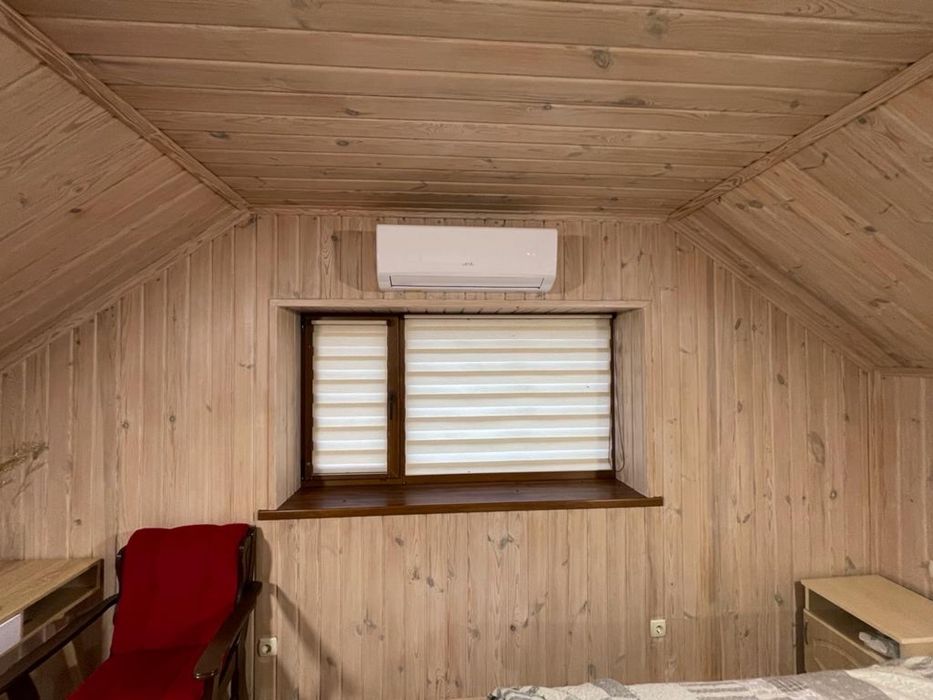 Новий будинок з лазнею біля Дніпра