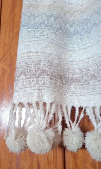 Cachecol branquinho e creme