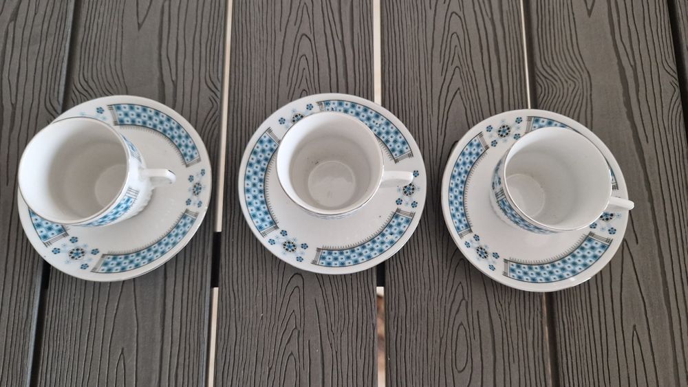 Conjunto de 3 chávenas e 3 pires de café vintage