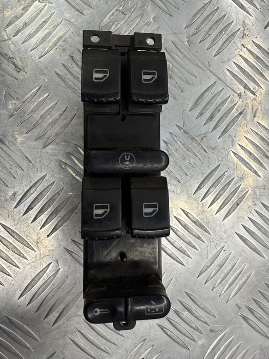 Блок кнопок стеклоподъемника передний левый VOLKSWAGEN Passat B5