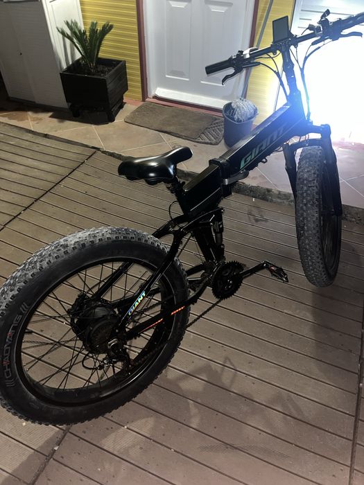Fat Bike Elétrica GIANT 1000W | 48V 15Ah | Suspensão Total | 2 Baterias (preço especial)