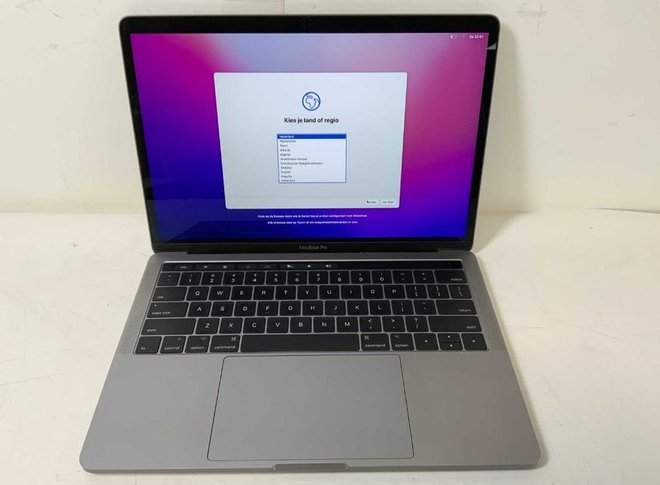 Macbook Pro 13" I5 8 RAM 256 SSD Touchbar