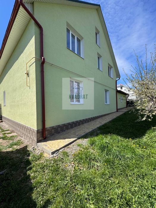 Продам готовий будинок з альтанкою, гаражем і великим плодовим садом