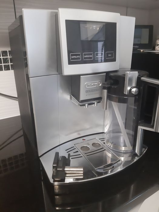 Sprzedam ekspres De'Longhi Esam 5600