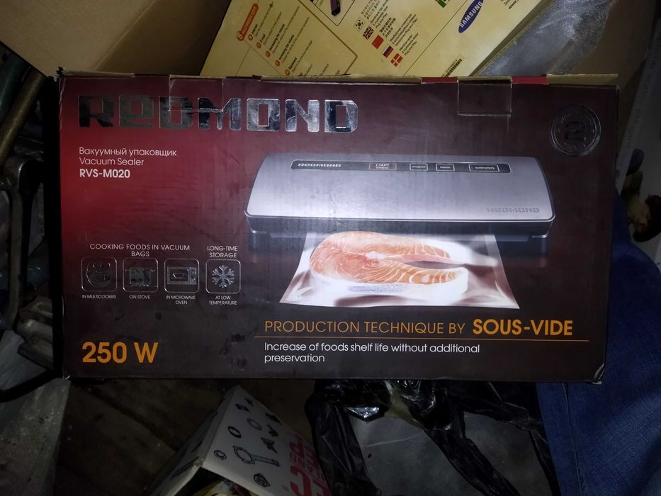 Вакуумный упаковщик Redmond RVS-M020 + пакети Gorenje