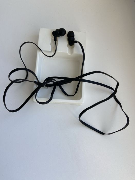 Дешево вакуумные handsfree проводные наушники REMAPLUS R40 черные