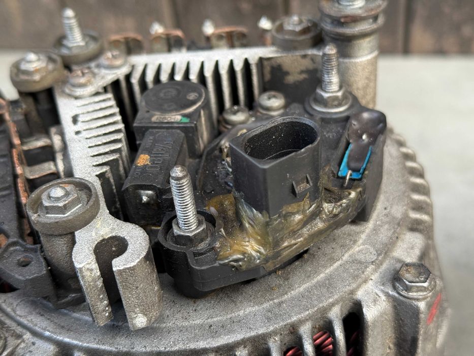 Генератор BMW E46 E39 E38 X5 E53 дизель