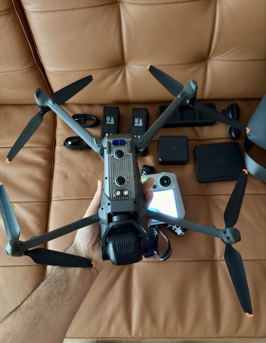 Drone DJI Mavic 3 Pro - Fly More Combo