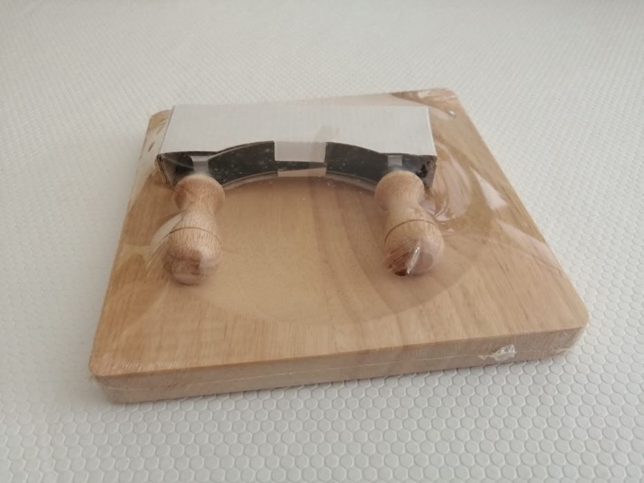 Tábua com faca p/ ervas aromáticas NOVA, plastificado e Embalado