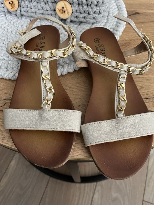 Sandały dla dziewczynki