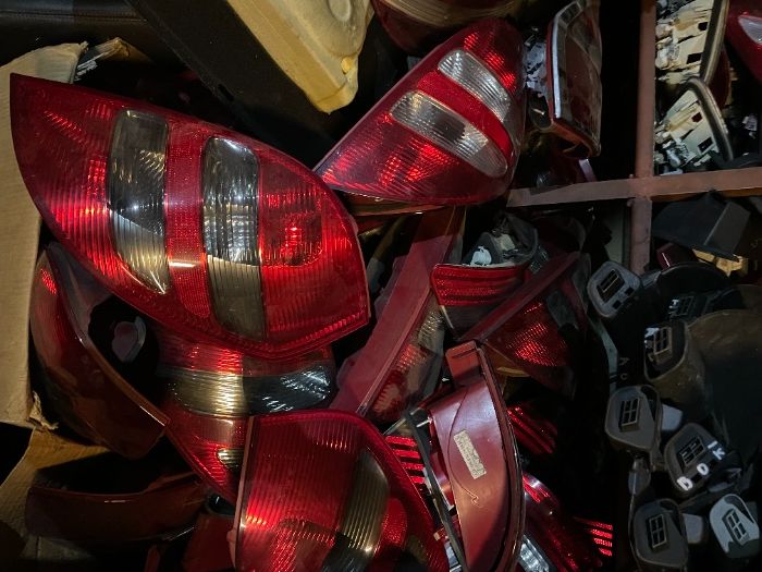 Mercedes A klasa W169 lampa TYŁ jasna dymiona europa części