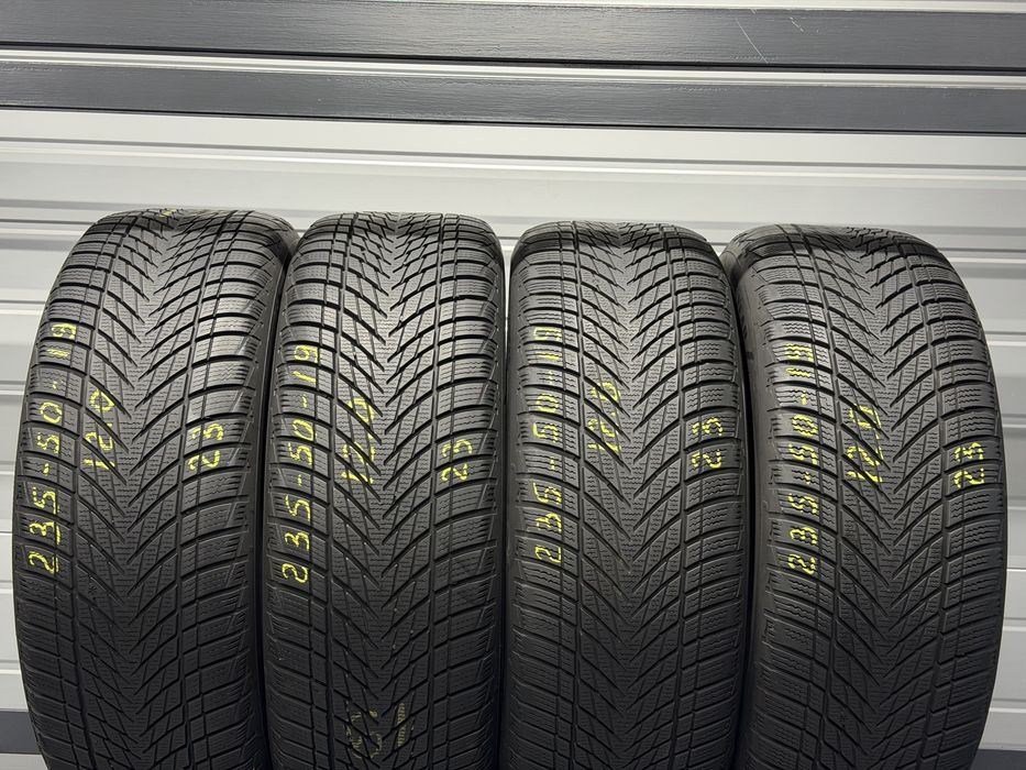Зимові шини 235/50r19 (103 V) Good Year Ultra Grip Perfomenc 3. Ціна 3000грн/шт.