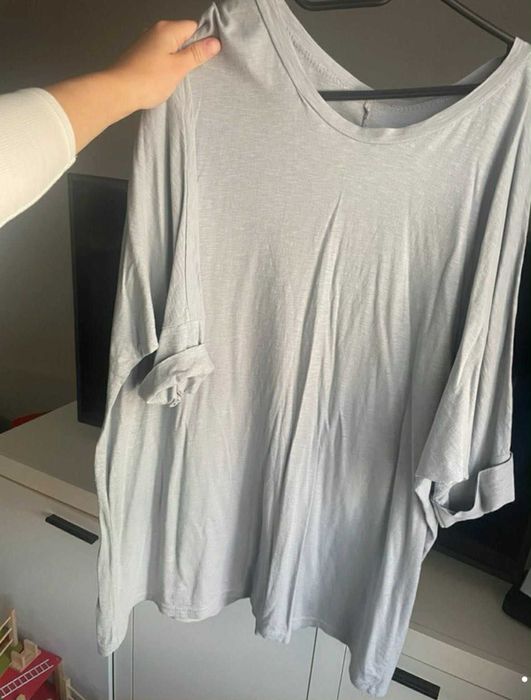 Elegancki t-shirt oversize włoski producent,duży rozmiar.