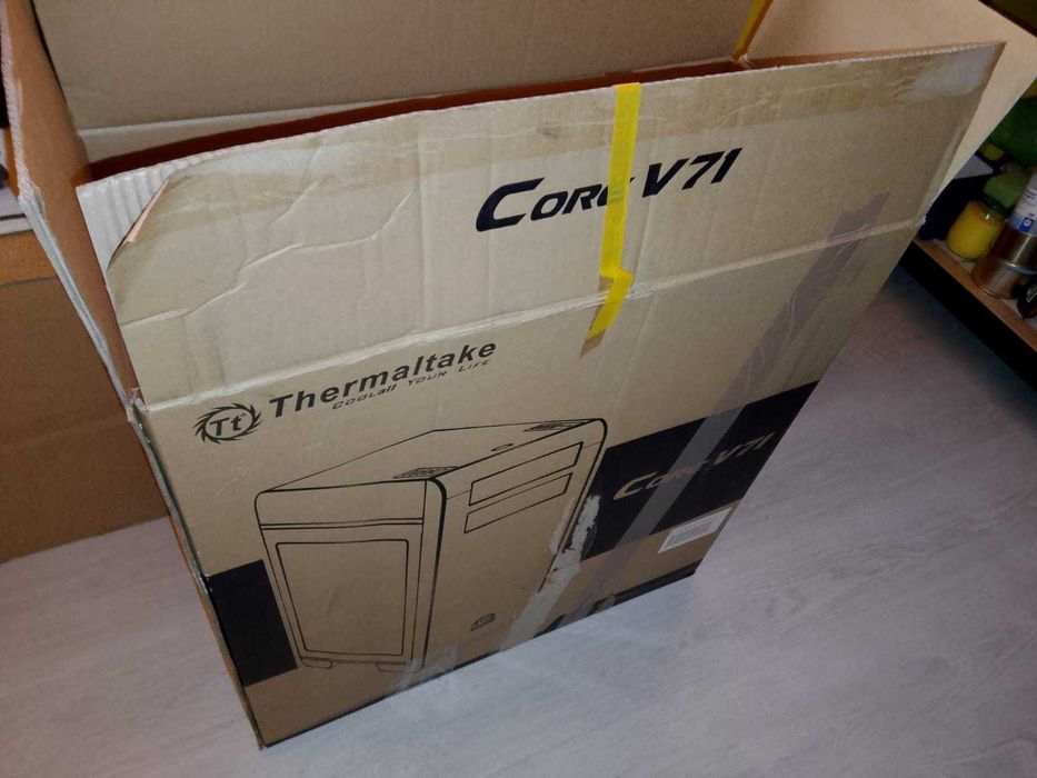 Корпус Thermaltake Core V71 Black E-ATX Full-Tower (без кулерів)