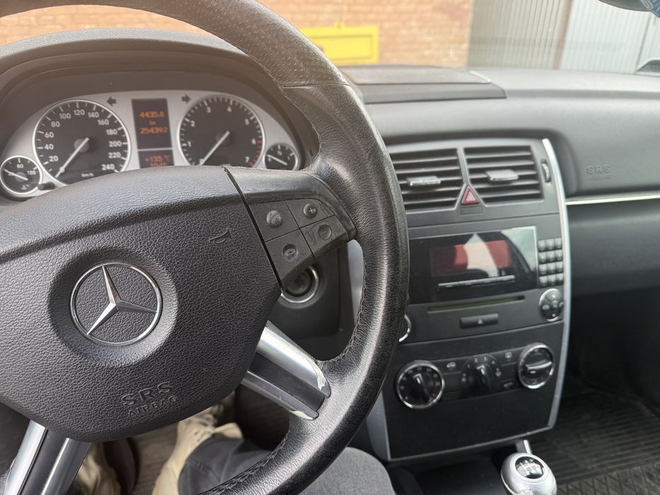 Mercedes B klasa 245