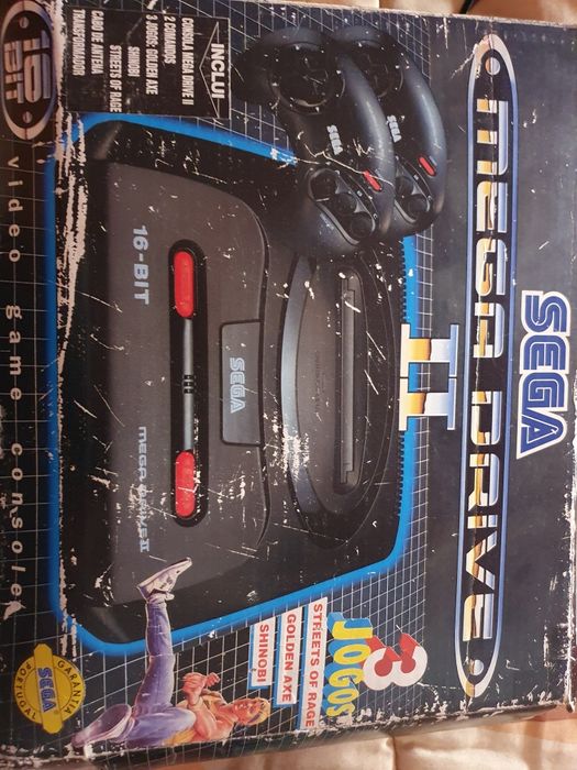 Sega Mega Drive 2 + 2 Controllers (Games Sold Separately)64172194473091122