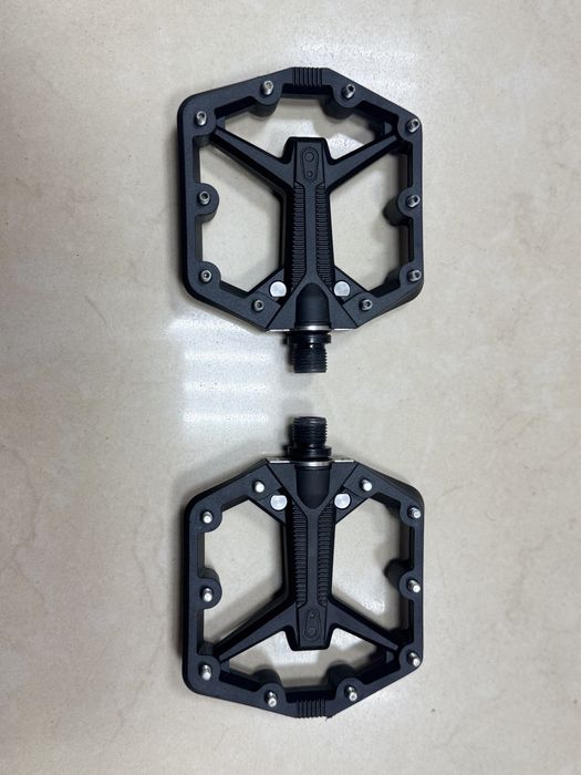 велосипедні педалі-платформи Crankbrothers Stamp 1 Gen 2 чорного кольору.