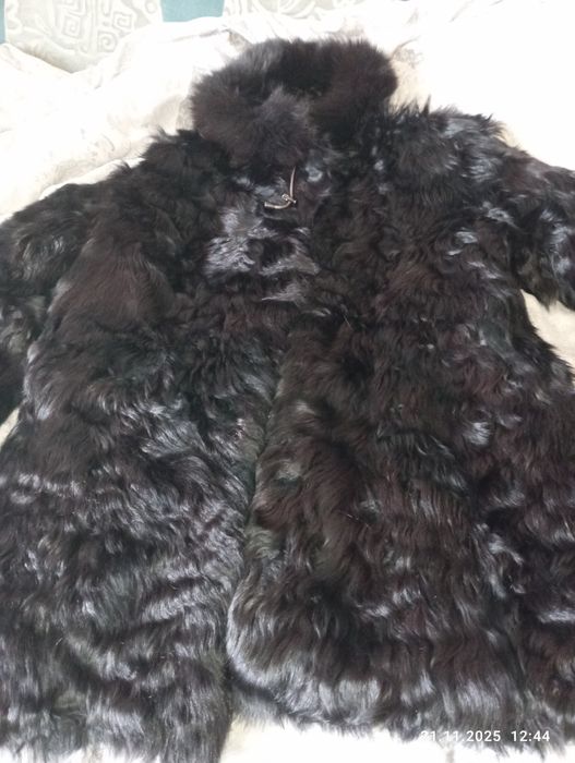 Продам шубу з натурального хутра