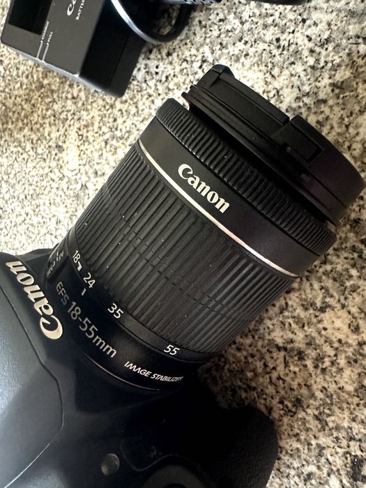 Canon EOS 700D + EF-S 18-55mm IS