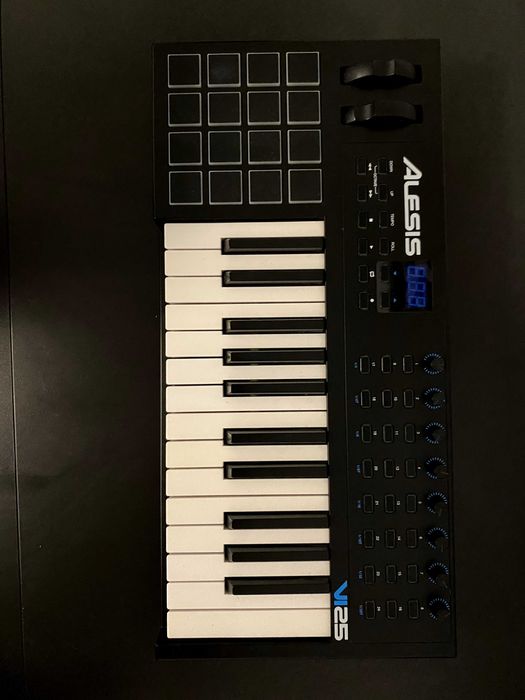 Alesis VI25 – klawiatura MIDI USB z padami