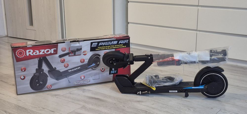 Hulajnoga elektryczna Razor E Prime Air