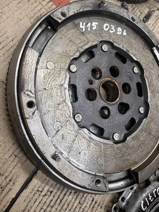 Демпфер Маховик Сцеплення диск корзина citroen peugeot 1.6 hdi